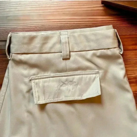 John Daly cargo golf shorts. Men’s size 38  100% polyester.  Lightweight. - Picture 2 of 4